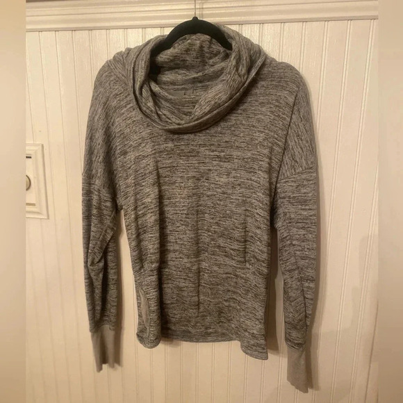 Athleta Sweaters - Athleta Cowl Neck Running Sweater Size small